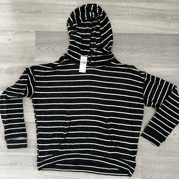 American Eagle Outfitters Sweaters - NWT American Eagle Black and White Striped Sweater